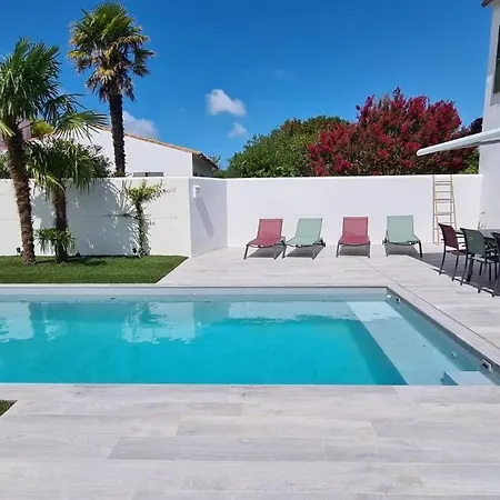 Апартаменты Villaa Situee A 700m De La Plage, 300m Du Port