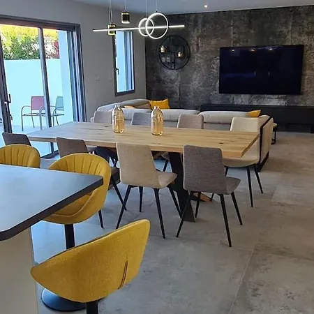 Villaa Situee A 700m De La Plage, 300m Du Port Апартаменты *