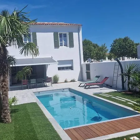 Апартаменты Villaa Situee A 700m De La Plage, 300m Du Port Ла-Флот